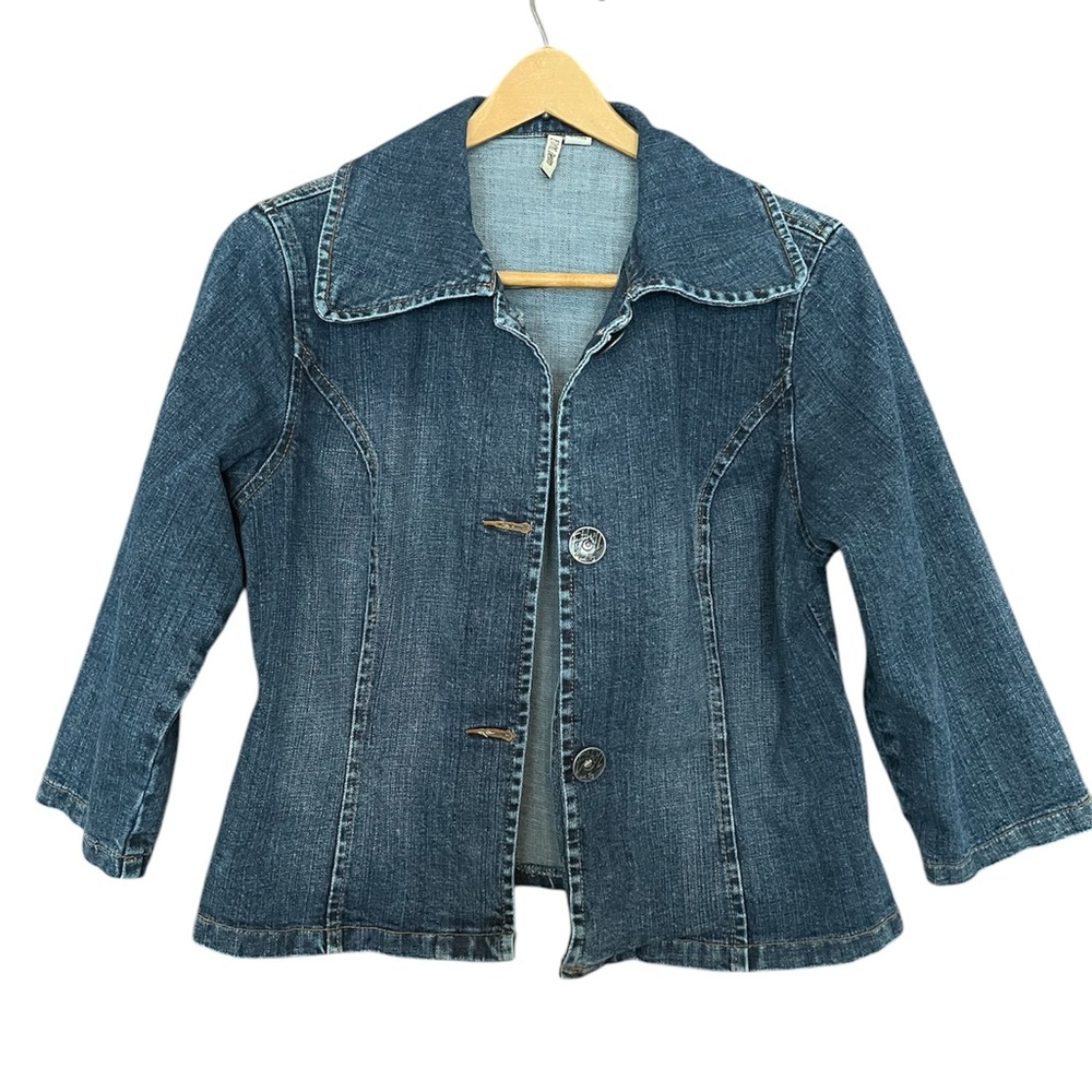 Ethyl Women's Denim Jacket sz M Slight acid wash lg collar and cute buttons